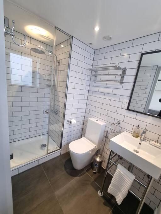 Manhattan Style Apartment In Fulham London Exterior photo